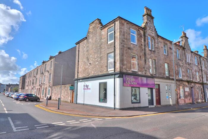 2 Bedroom Flat For Sale In Bruce Street, Dumbarton, G82