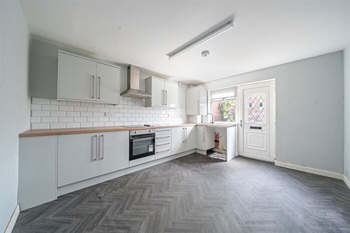 4 Bedroom End Terrace House For Sale In Bower Avenue, Rochdale, OL12