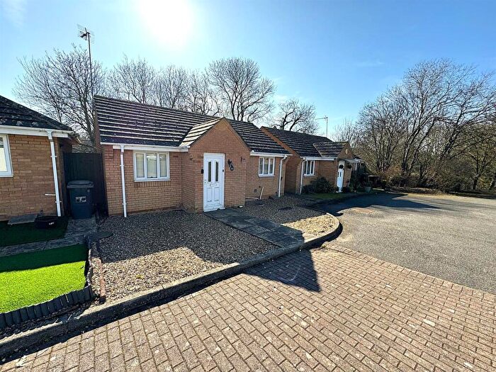 2 Bedroom Detached Bungalow For Sale In Tunwell Lane, Corby, NN17