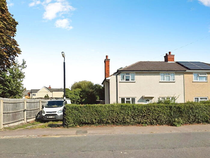 3 Bedroom Semi Detached House For Sale In Stockbridge Road, Clifton, Shefford, SG17