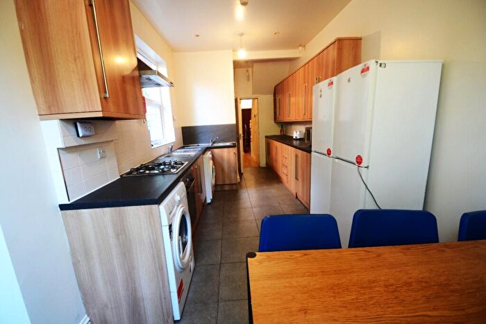 6 Bedroom Terraced House To Rent In Whitby Road, Fallowfield, Manchester, M14