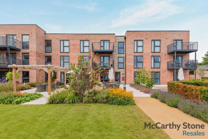 2 Bedroom Flat For Sale In Ensor Mews, Wimborne, BH21