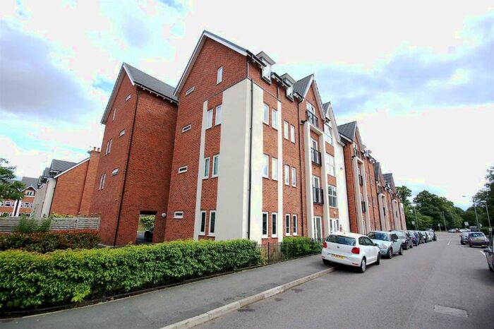 2 Bedroom Flat To Rent In Houseman Crescent, West Didsbury, M20