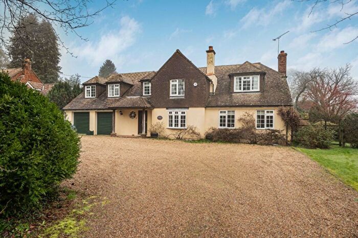 5 Bedroom Detached House For Sale In South Town Road, Medstead, Alton, Hampshire, GU34