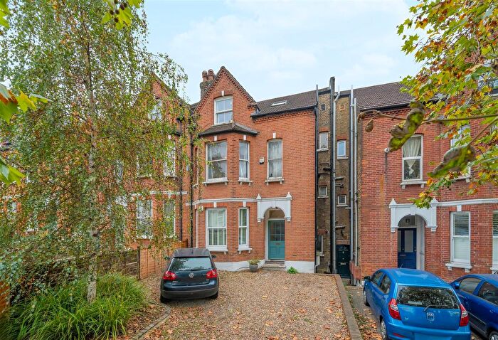 2 Bedroom Flat To Rent In Knights Hill, West Norwood, SE27