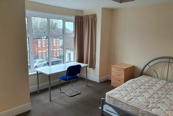 5 Bedroom Detached House To Rent In Tennyson Road, Portswood, Southampton, SO17