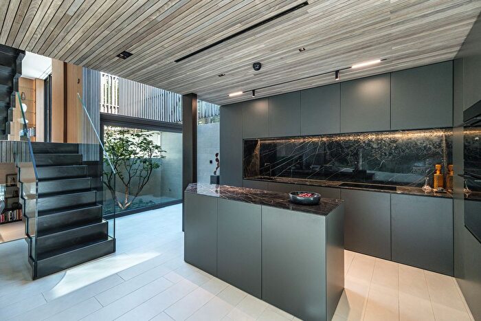 4 Bedroom Detached House For Sale In Woven House, London, N4