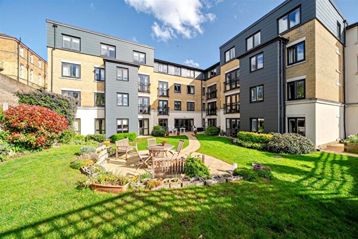 2 Bedroom Retirement Property For Sale In Kings Lodge, Maidstone, ME14