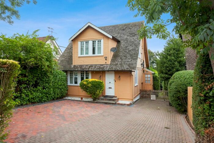 3 Bedroom Cottage To Rent In Elstree Road, Bushey Heath, Bushey, WD23