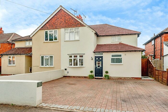 3 Bedroom Semi Detached House For Sale In Althorne Road, Redhill, RH1