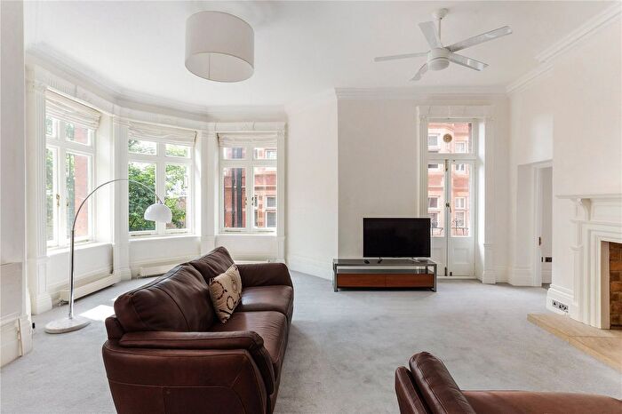 3 Bedroom Flat To Rent In Hyde Park Gate, South Kensington, London, SW7