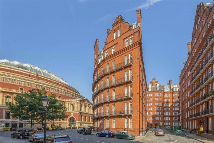 2 Bedroom Flat To Rent In Kensington Gore, London, SW7
