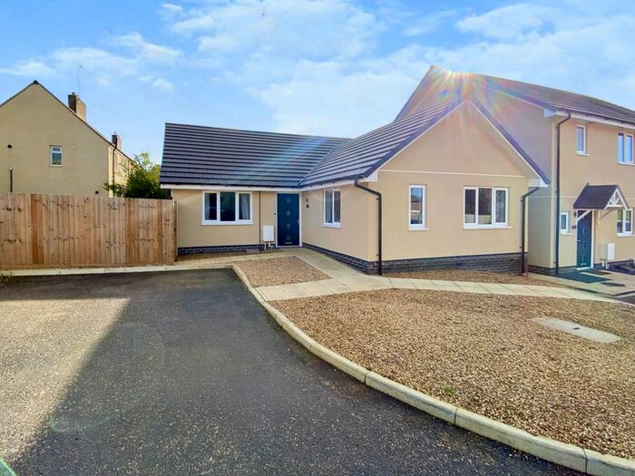 3 Bedroom Detached Bungalow For Sale In Brock Close, Wittering, Peterborough, PE8