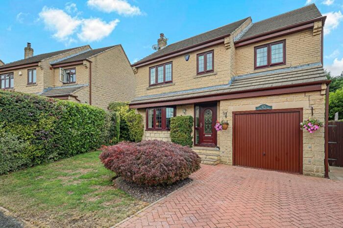 4 Bedroom Detached House For Sale In Holt Gardens, Idle, Bradford, BD10