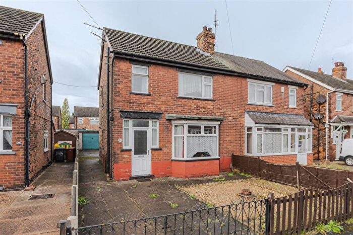 3 Bedroom Semi Detached House For Sale In Thompson Street, Scunthorpe, DN15