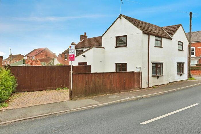 3 Bedroom Semi-Detached House For Sale In Haxey Road, Misterton, Doncaster, DN10