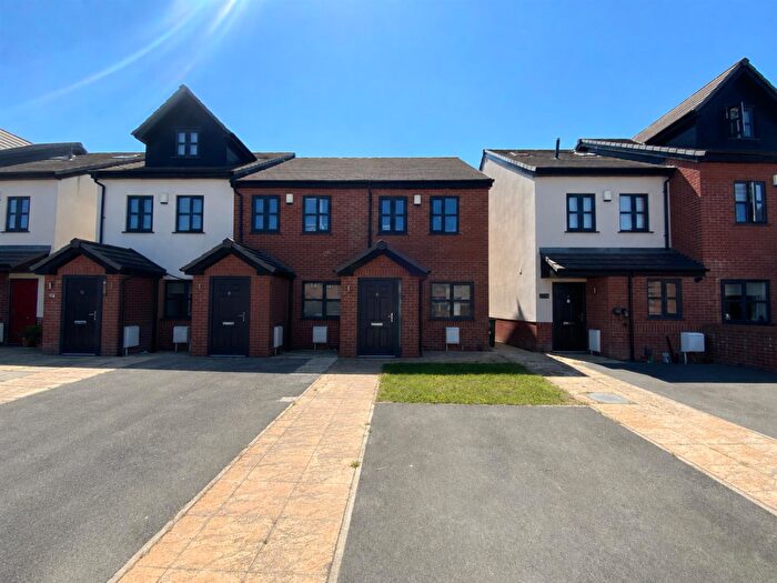 2 Bedroom Terraced House For Sale In Kristine Close, Grimsby, DN32