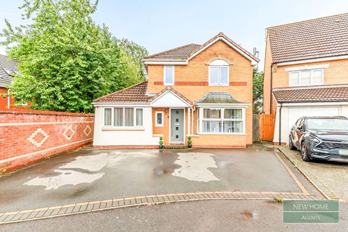4 Bedroom Detached House For Sale In Snowdrop Close, Bedworth, CV12