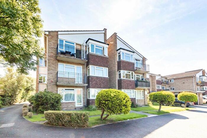 1 Bedroom Flat To Rent In Galsworthy Road, Kingston Upon Thames, KT2