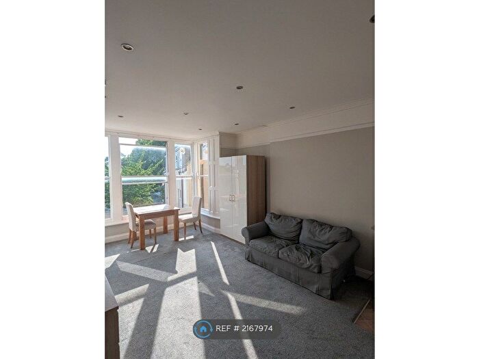 Studio To Rent In Clouds Hill Road, Bristol, BS5