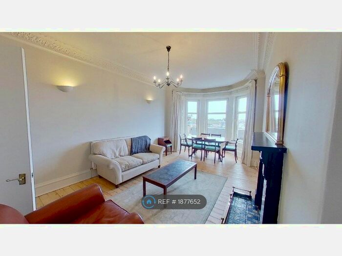 2 Bedroom Flat To Rent In Mcdonald Road, Edinburgh, EH7