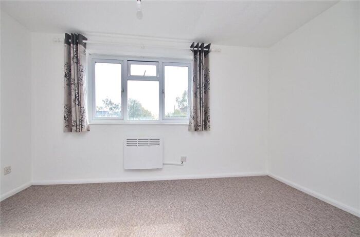 2 Bedroom End Of Terrace House To Rent In Cotswold Close, Verwood, Dorset, BH31