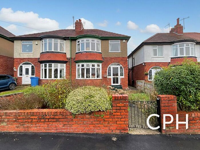 3 Bedroom Semi Detached House For Sale In Manor Gardens, Scarborough, YO12