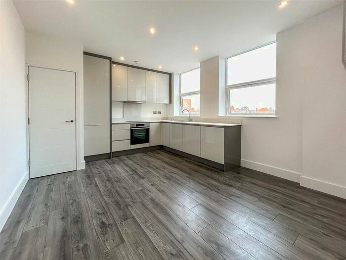 1 Bedroom Flat To Rent In Calverley Road, Tunbridge Wells, Kent, TN1