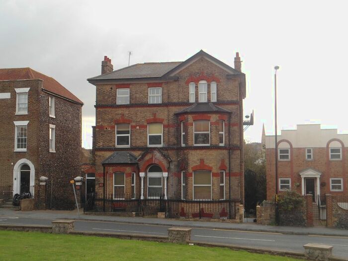 2 Bedroom Flat To Rent In Trinity Square, Margate CT9