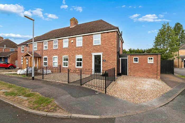 3 Bedroom Semi-Detached House For Sale In Pembroke Road, Houghton Conquest, MK45