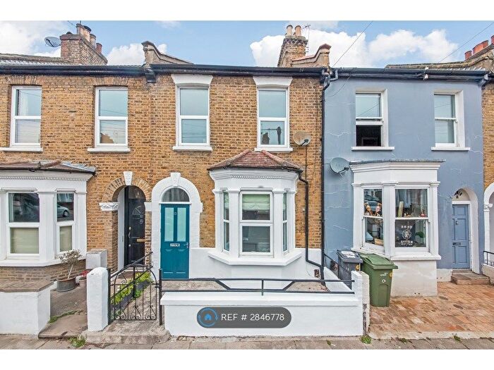 3 Bedroom Terraced House To Rent In Northway Road, London, SE5