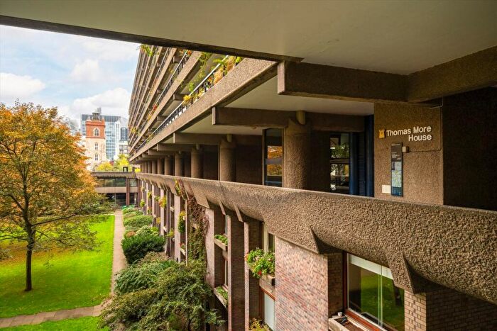 2 Bedroom Flat To Rent In Thomas More House, Barbican, EC2Y
