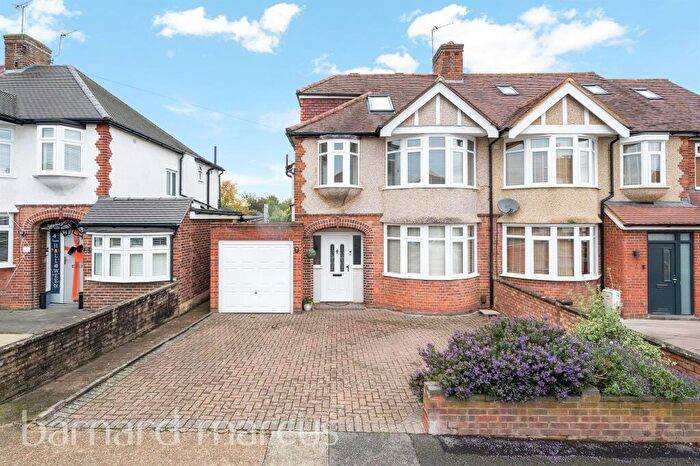 4 Bedroom Semi Detached House For Sale In Bolton Road, Chessington, KT9