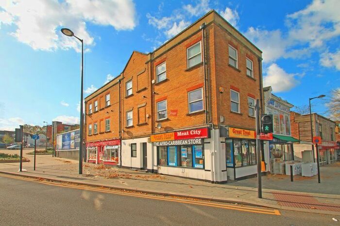 2 Bedroom Flat To Rent In High Street, Chatham ME4