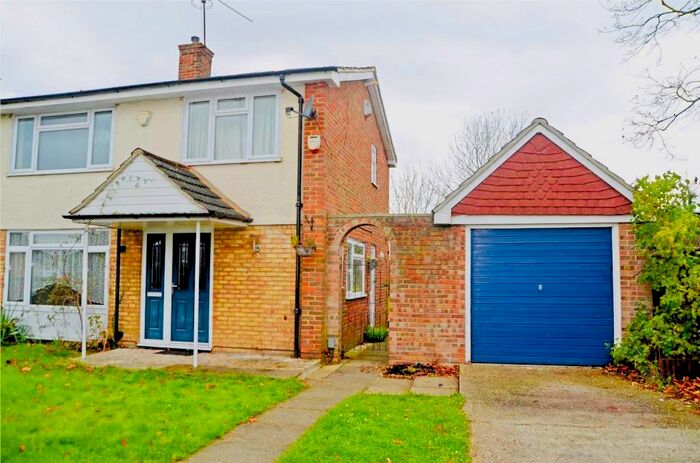 3 Bedroom Semi-Detached House To Rent In Appleford Road, Reading, RG30
