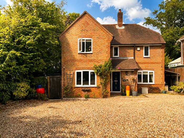 4 Bedroom Detached House For Sale In Fairview Close, Hythe, SO45