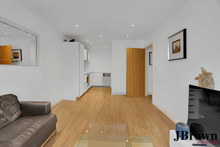 1 Bedroom Apartment To Rent In Residence Tower, Woodberry Grove, London, N4