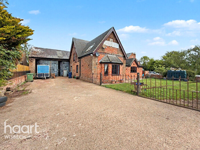 3 Bedroom Detached House For Sale In Front Road, Murrow, PE13
