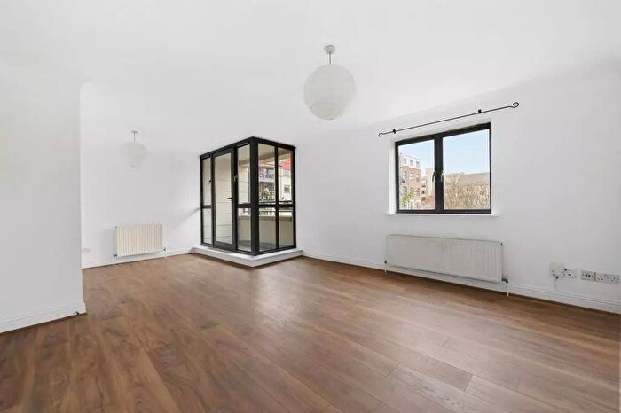 2 Bedroom Flat To Rent In Sherard Court, Manor Gardens, N7