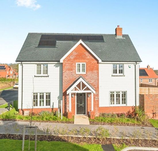 3 Bedroom Detached House For Sale In The Nightingales, Crowborough, TN6