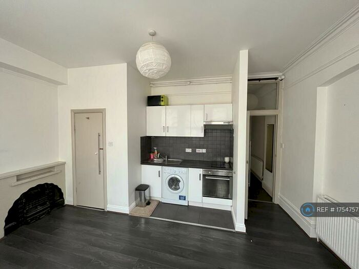 1 Bedroom Flat To Rent In Hillfield Park Mews, London, N10