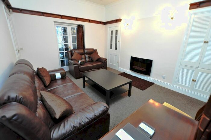 2 Bedroom Flat To Rent In Glenthorn Road, Jesmond, Newcastle Upon Tyne, NE2