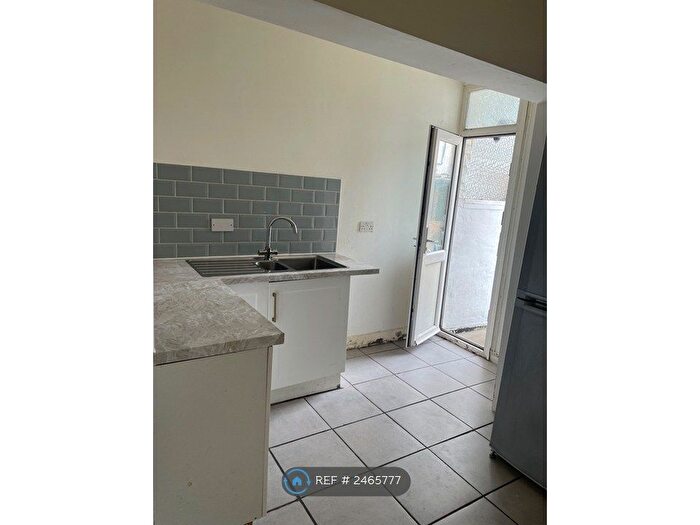 4 Bedroom Terraced House To Rent In London, England, E6