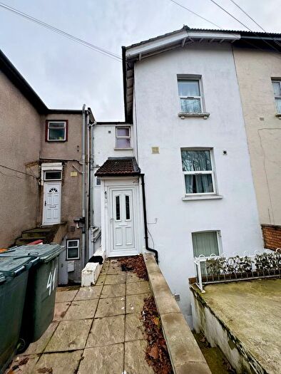 2 Bedroom Flat To Rent In Harold Road, London, E13