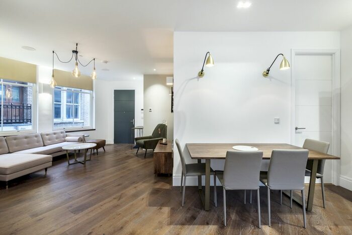 2 Bedroom Flat To Rent In Ludgate Square, London, EC4M