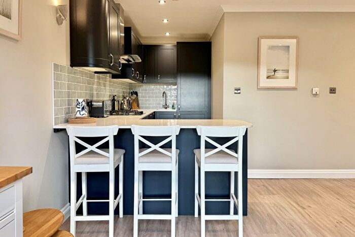 1 Bedroom Flat For Sale In Beachcombers Apartments, Watergate Bay, TR8