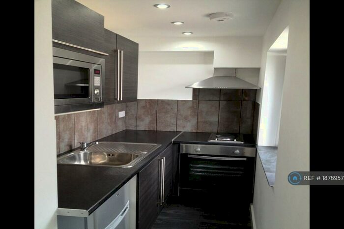 2 Bedroom Flat To Rent In Brays Lane, Coventry, CV2