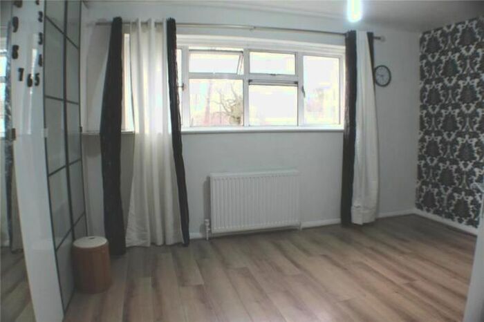 2 Bedroom Maisonette To Rent In Wordsworth Way, West Drayton, UB7