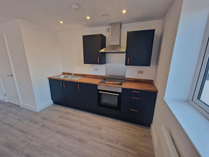 2 Bedroom Apartment To Rent In Bingley Rd, Bradford, West Yorkshire, BD9