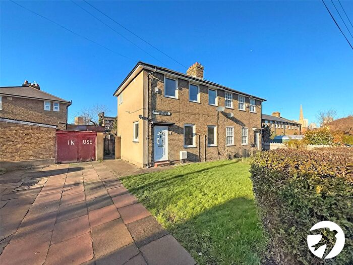 3 Bedroom Semi Detached House To Rent In Romborough Gardens, Lewisham, London, SE13